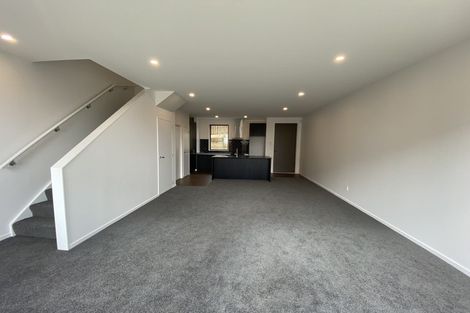 Photo of property in 4/62 Spenmoor Street, Newlands, Wellington, 6037