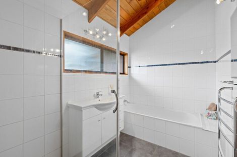 Photo of property in 23 Wesley Avenue, Frankleigh Park, New Plymouth, 4310