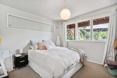 Photo of property in 12 De Val Drive, Titirangi, Auckland, 0604