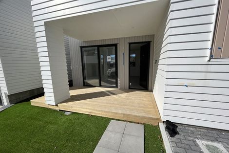 Photo of property in 10/535 Swanson Road, Ranui, Auckland, 0612