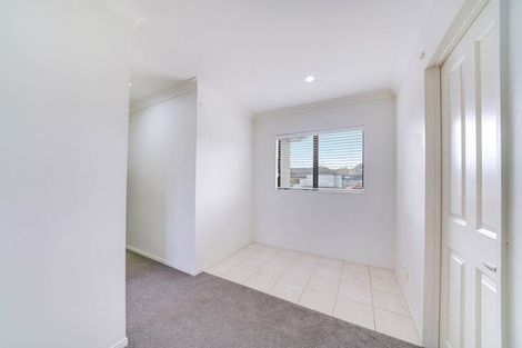 Photo of property in 71 Baverstock Road, Flat Bush, Auckland, 2016