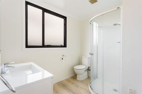 Photo of property in 3 Maywood Crescent, Glen Eden, Auckland, 0602