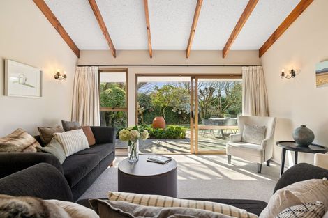 Photo of property in 27 Highland Place, Avonhead, Christchurch, 8042