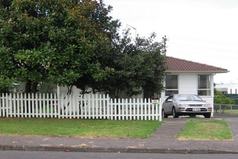 Photo of property in 28 Harmel Road, Glendene, Auckland, 0602
