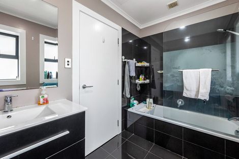 Photo of property in 88 Kaurilands Road, Titirangi, Auckland, 0604