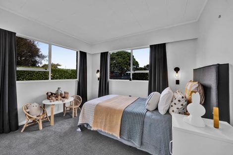 Photo of property in 20 Truby King Street, Merrilands, New Plymouth, 4312