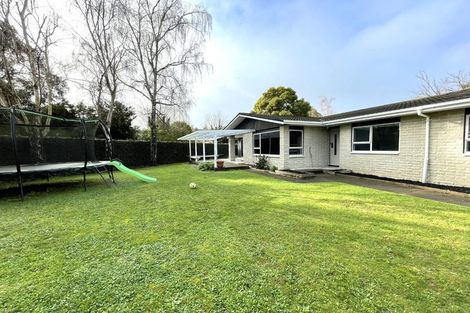 Photo of property in 23 Kaweka Place, Havelock North, 4130