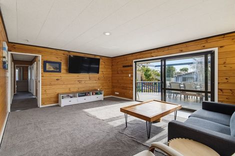 Photo of property in 2b Collingwood Road, Waiuku, 2123