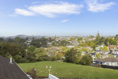 Photo of property in 2/9 Milwaukee Place, Glendene, Auckland, 0602