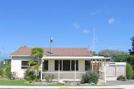 Photo of property in 56 Motiti Road, Papamoa Beach, Papamoa, 3118