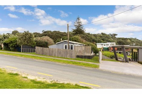 Photo of property in 50 Sea View Road, Baylys Beach, Dargaville, 0377