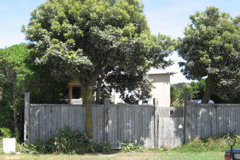 Photo of property in 479 Marine Parade, South New Brighton, Christchurch, 8062