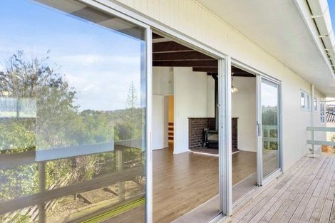 Photo of property in 19 Ravenwood Drive, Forrest Hill, Auckland, 0620