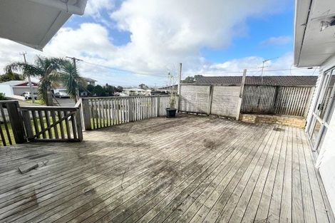 Photo of property in 5 Kokiri Street, Te Atatu South, Auckland, 0610