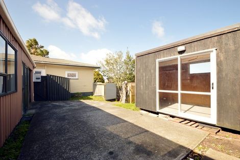 Photo of property in 5 Beatty Avenue, Manurewa, Auckland, 2102