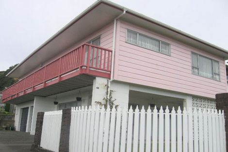 Photo of property in 69 Miromiro Road, Normandale, Lower Hutt, 5010