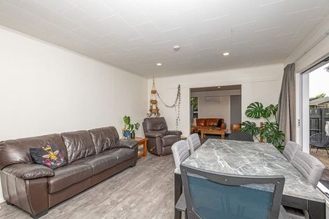 Photo of property in 20 Motuoapa Place, Kelvin Grove, Palmerston North, 4414