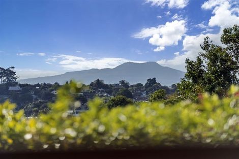 Photo of property in 27 Trias Road, Totara Vale, Auckland, 0629