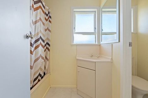 Photo of property in 6 Diana Drive, Glenfield, Auckland, 0627