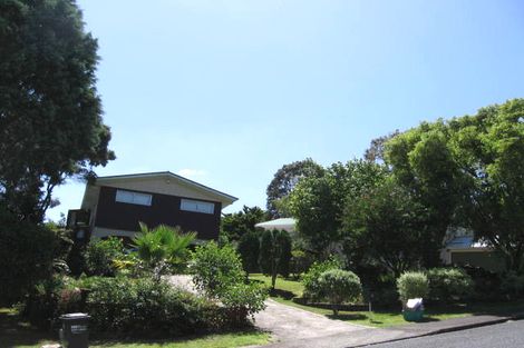 Photo of property in 8 Seon Place, Birkdale, Auckland, 0626