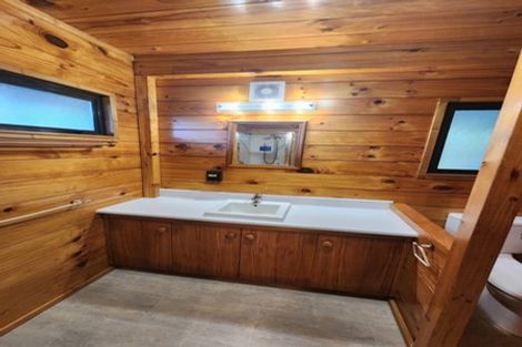 Photo of property in 207 Kawaha Point Road, Kawaha Point, Rotorua, 3010