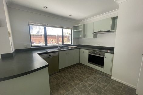 Photo of property in 15c Glanmire Road, Newlands, Wellington, 6037