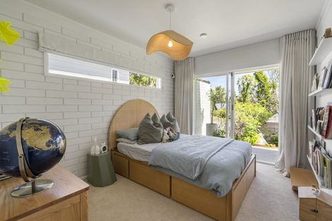 Photo of property in 28 Barlow Place, Chatswood, Auckland, 0626