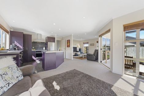 Photo of property in 19 Walnut Grove, Kelvin Grove, Palmerston North, 4414