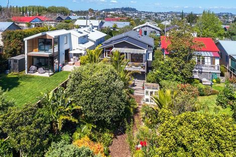 Photo of property in 42 West View Road, Westmere, Auckland, 1022