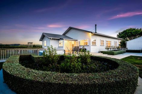 Photo of property in 2 Snell Road, Tikorangi, Waitara, 4383