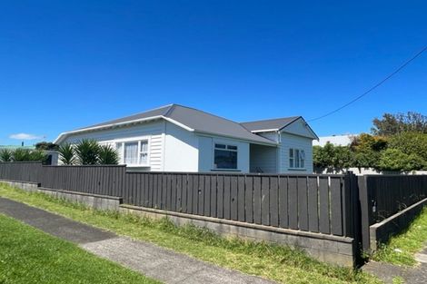 Photo of property in 13 High Street West, Waitara, 4320