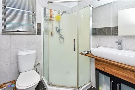 Photo of property in 18 Taitimu Drive, Weymouth, Auckland, 2103