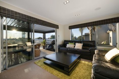 Photo of property in 160b Dickson Road, Papamoa Beach, Papamoa, 3118