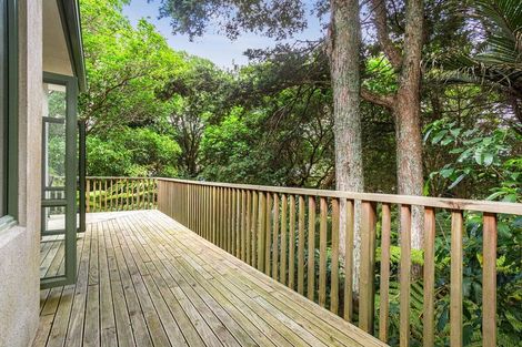 Photo of property in 16a Kingsclere Place, Goodwood Heights, Auckland, 2105