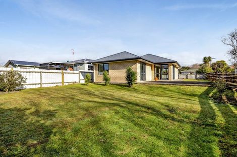 Photo of property in 8 Gladstone Street, Hawera, 4610