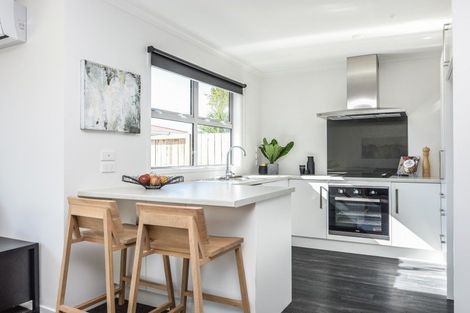 Photo of property in 2 Garnett Avenue, Forest Lake, Hamilton, 3200