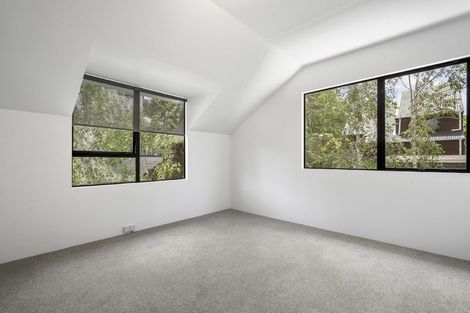 Photo of property in 3/27 Sunnynook Road, Forrest Hill, Auckland, 0620