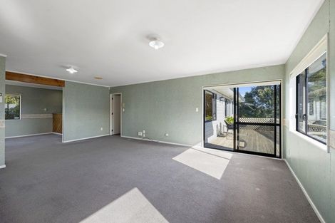 Photo of property in 7 Larsen Place, Merrilands, New Plymouth, 4312