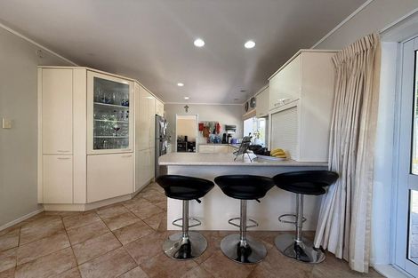 Photo of property in 7 Sanctuary Point, Sunnyhills, Auckland, 2010