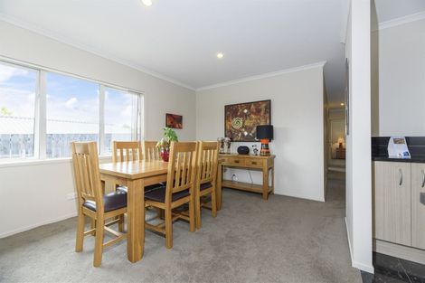 Photo of property in 17 Anna Lane, Glen Eden, Auckland, 0602