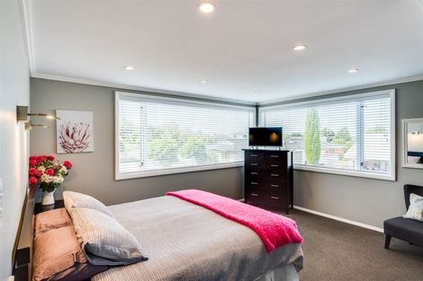 Photo of property in 37 Avondale Road, Taradale, Napier, 4112