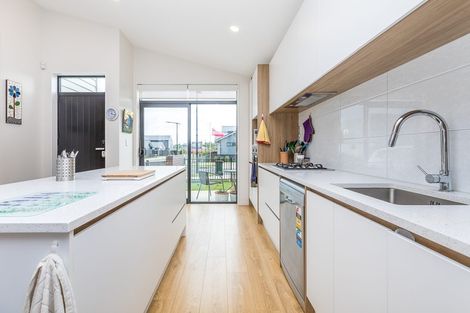 Photo of property in 11 Hoiho Road, Pukekohe, 2120