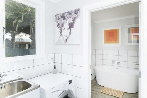 Photo of property in 43 Disraeli Street, Gisborne, 4010