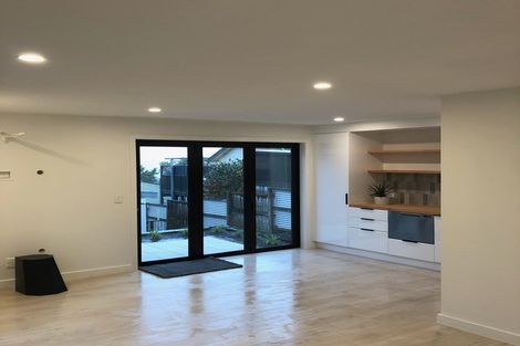Photo of property in 29 Lookout Drive, Laingholm, Auckland, 0604