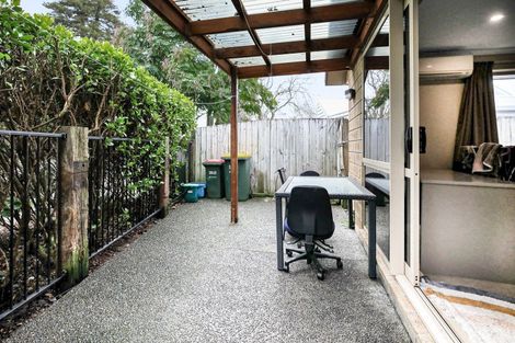 Photo of property in 1/114 Old Farm Road, Hamilton East, Hamilton, 3216