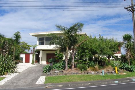Photo of property in 2/110 Sylvan Avenue, Northcote, Auckland, 0627