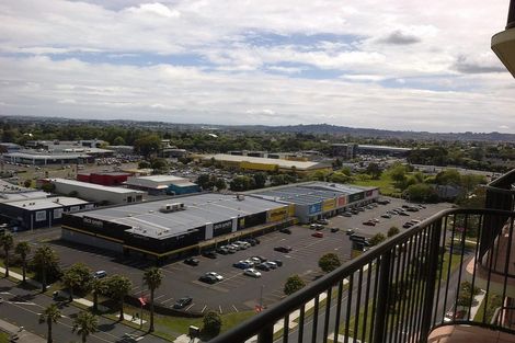Photo of property in The Rennaissance, 14h/18 Ronwood Avenue, Manukau, Auckland, 2104