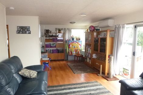 Photo of property in 66 Reynella Drive, Massey, Auckland, 0614