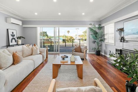 Photo of property in 132a Coronation Road, Mangere Bridge, Auckland, 2022