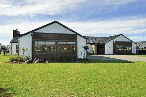 Photo of property in 1 Oaks Drive, Lincoln, 7608